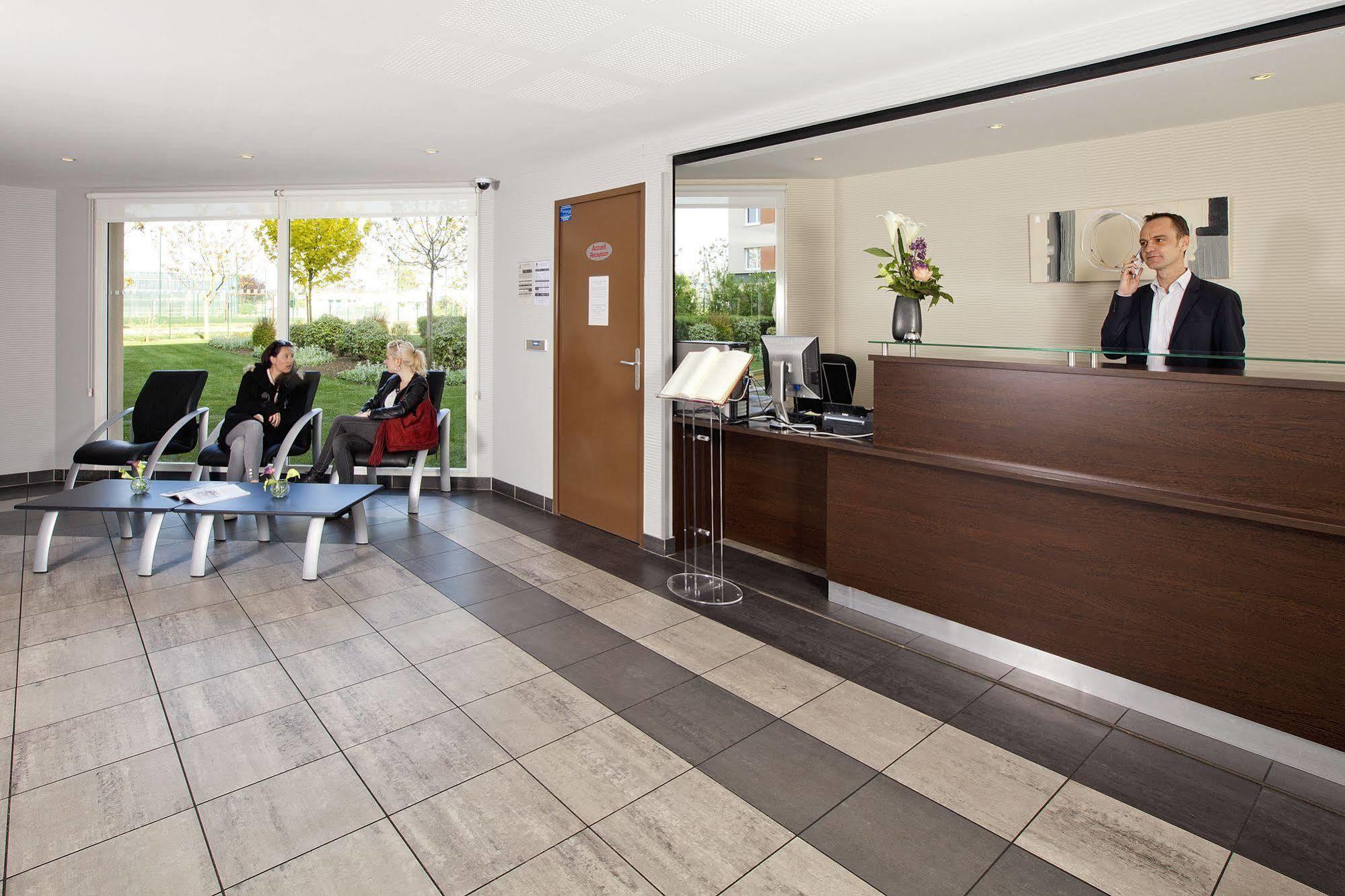 Sejours & Affaires Caen Le Clos Beaumois Buitenkant foto