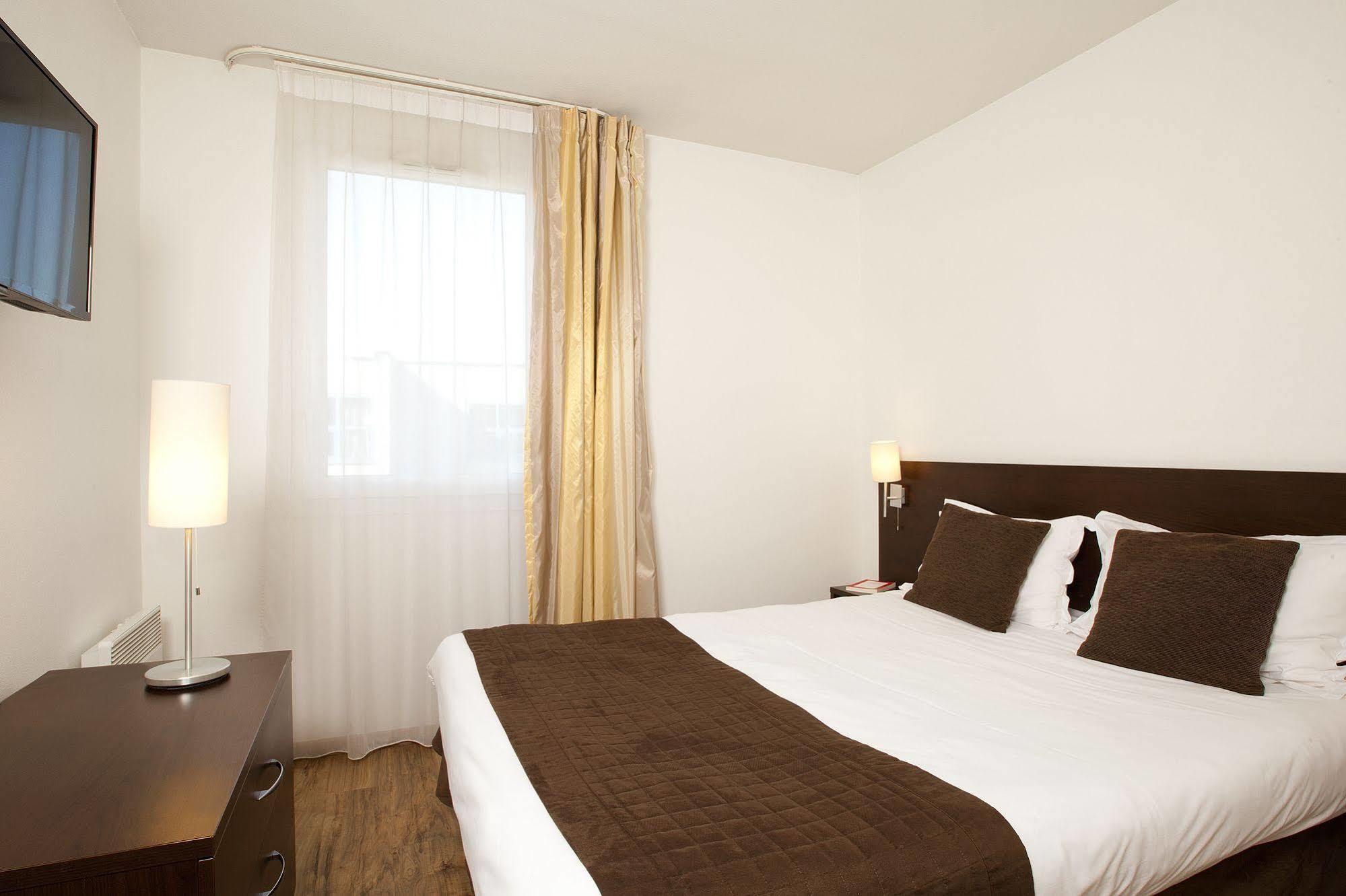 Sejours & Affaires Caen Le Clos Beaumois Buitenkant foto