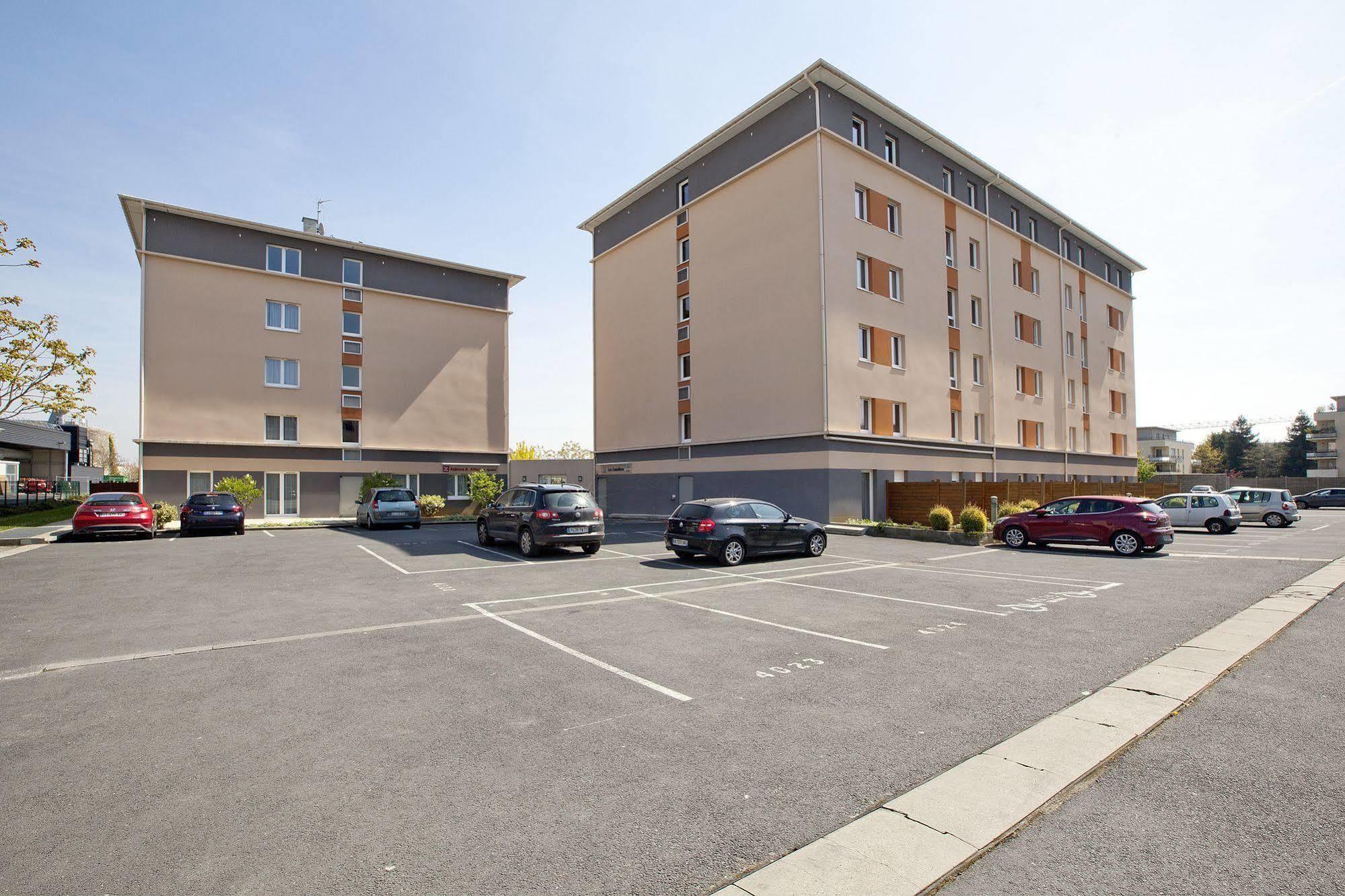 Sejours & Affaires Caen Le Clos Beaumois Buitenkant foto