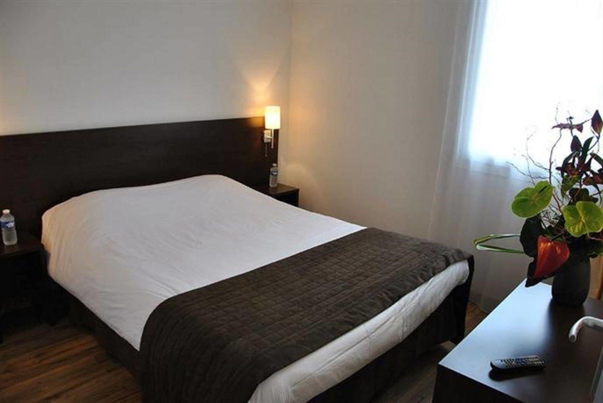 Sejours & Affaires Caen Le Clos Beaumois Buitenkant foto