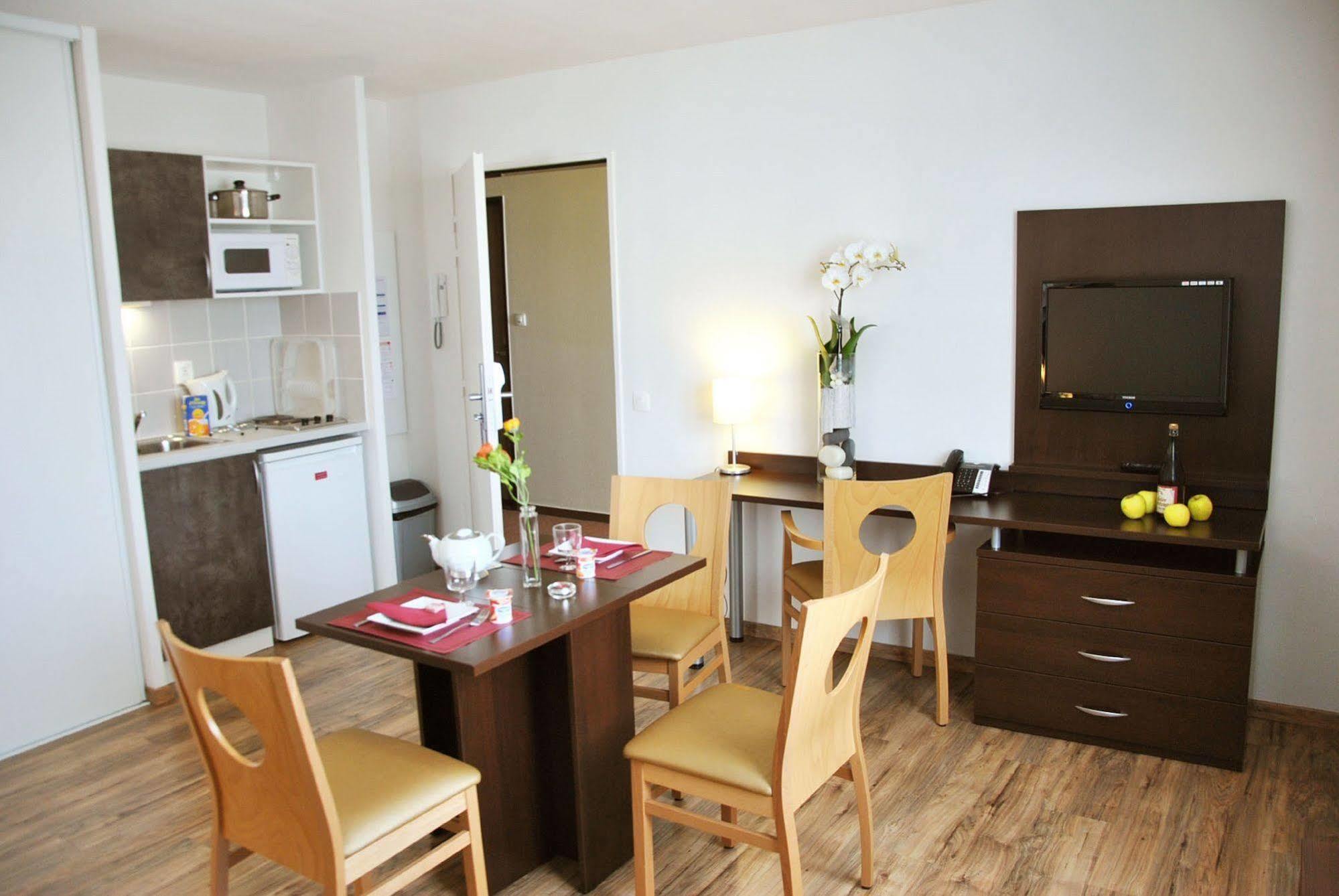 Sejours & Affaires Caen Le Clos Beaumois Buitenkant foto