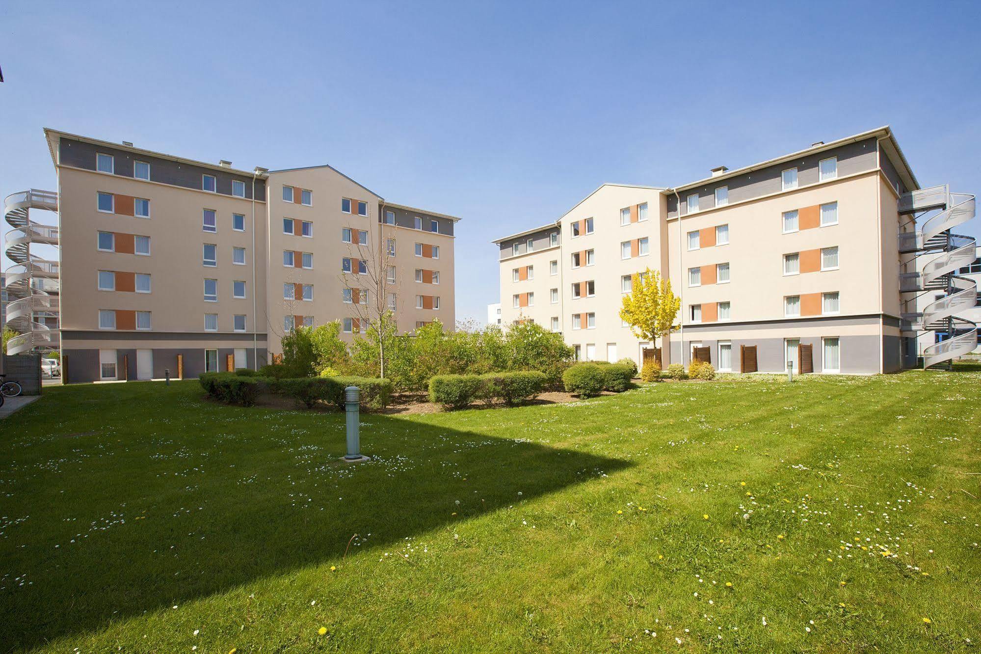 Sejours & Affaires Caen Le Clos Beaumois Buitenkant foto