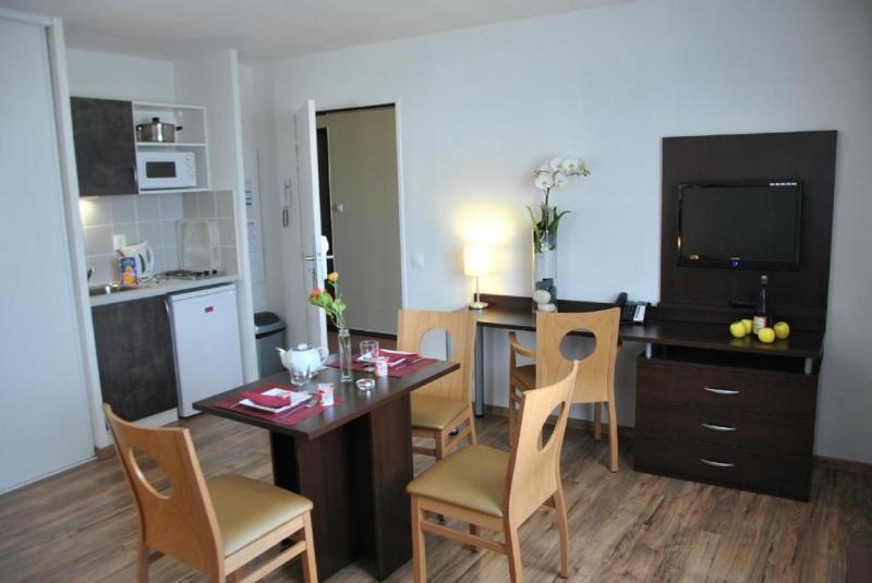 Sejours & Affaires Caen Le Clos Beaumois Buitenkant foto